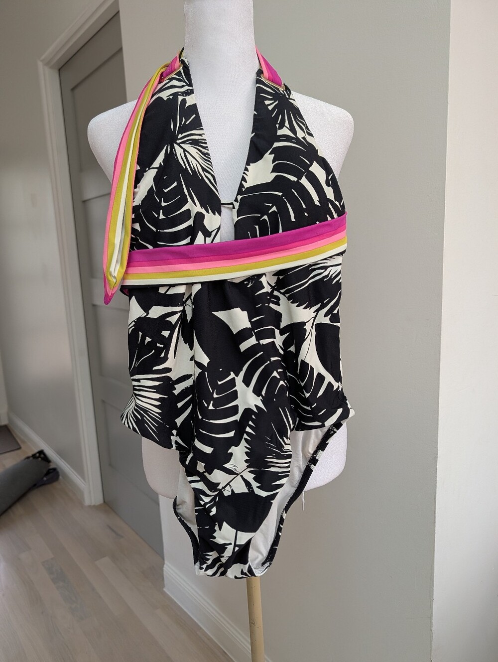 Trina Turk Black Pink Shadow Palm One Piece Swimsuit 6